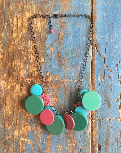 Matte Jewel Tones Chunky Poker Face Statement Necklace - coral & reef 