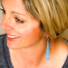 Bijoux Teardrop Earrings - coral & reef 